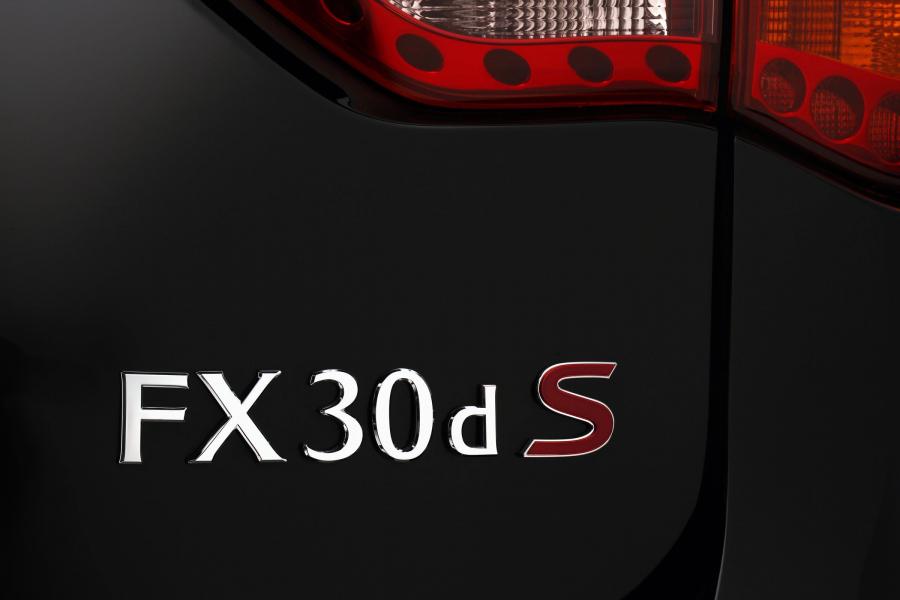  Infiniti FX30d S 2010 года  (фото 12 из 28)